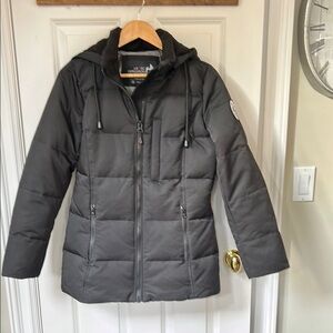 Arctic Expedition Horizontal Quilted Down Coat. Removable hood. Sz XXS